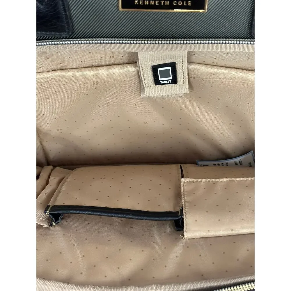 NWT Kenneth Cole Reaction Green Ambrose Underseater Carryon Suitcase #74895
